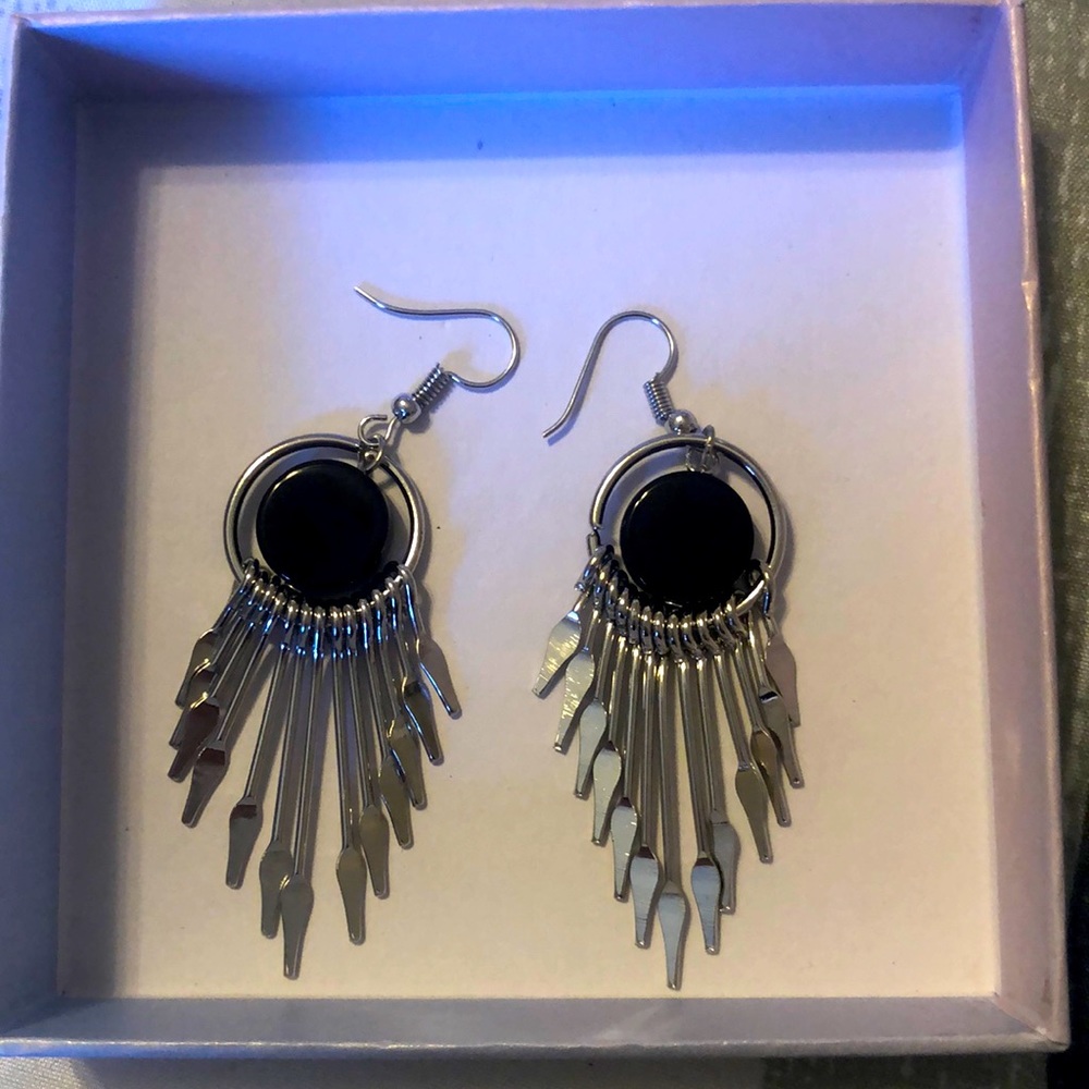Beautiful earrings with metallic arrow fringe. NWOT.